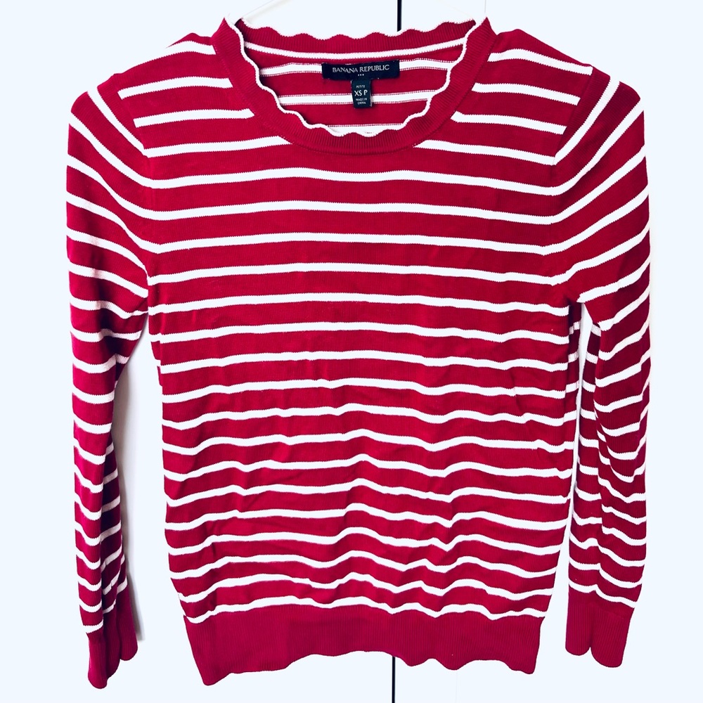 Banana Republic Scallop Sweater - XSP